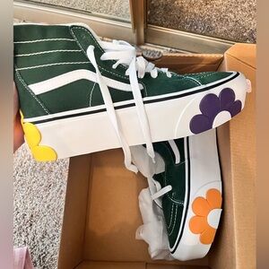 Vans high top green with daisies never worn